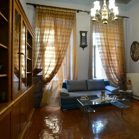 Avra Mansion / αρχοντικό αύρα 260m2 فيلة إرموبولّي